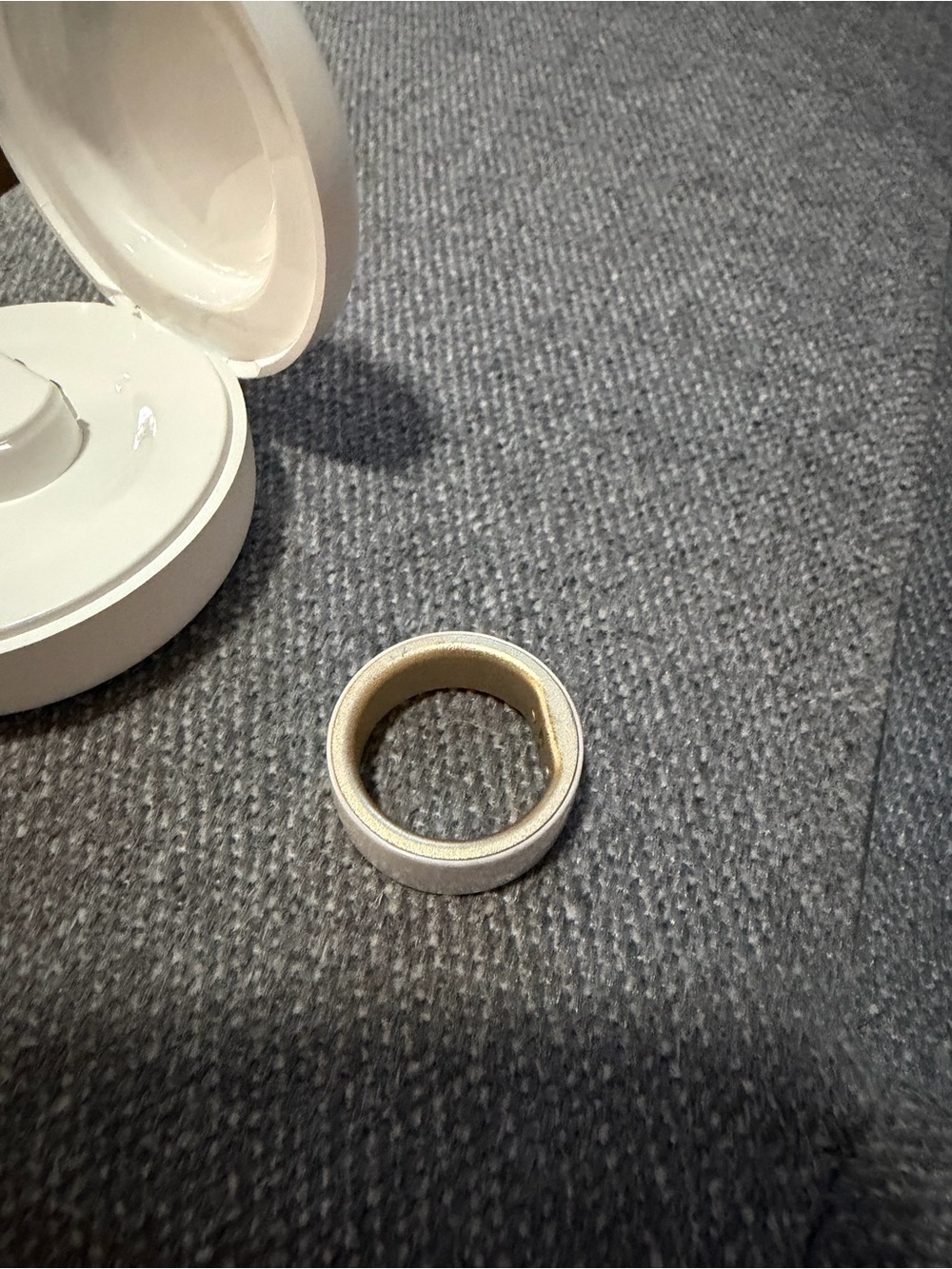 Femometer Gen 2 Smart Health Tracking Ring - Picture 2 of 5